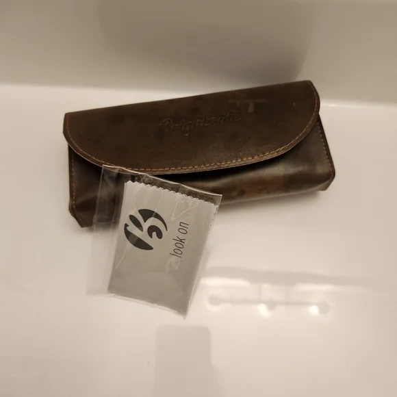 Brightside sunglasses case 😎 - Picture 2 of 5